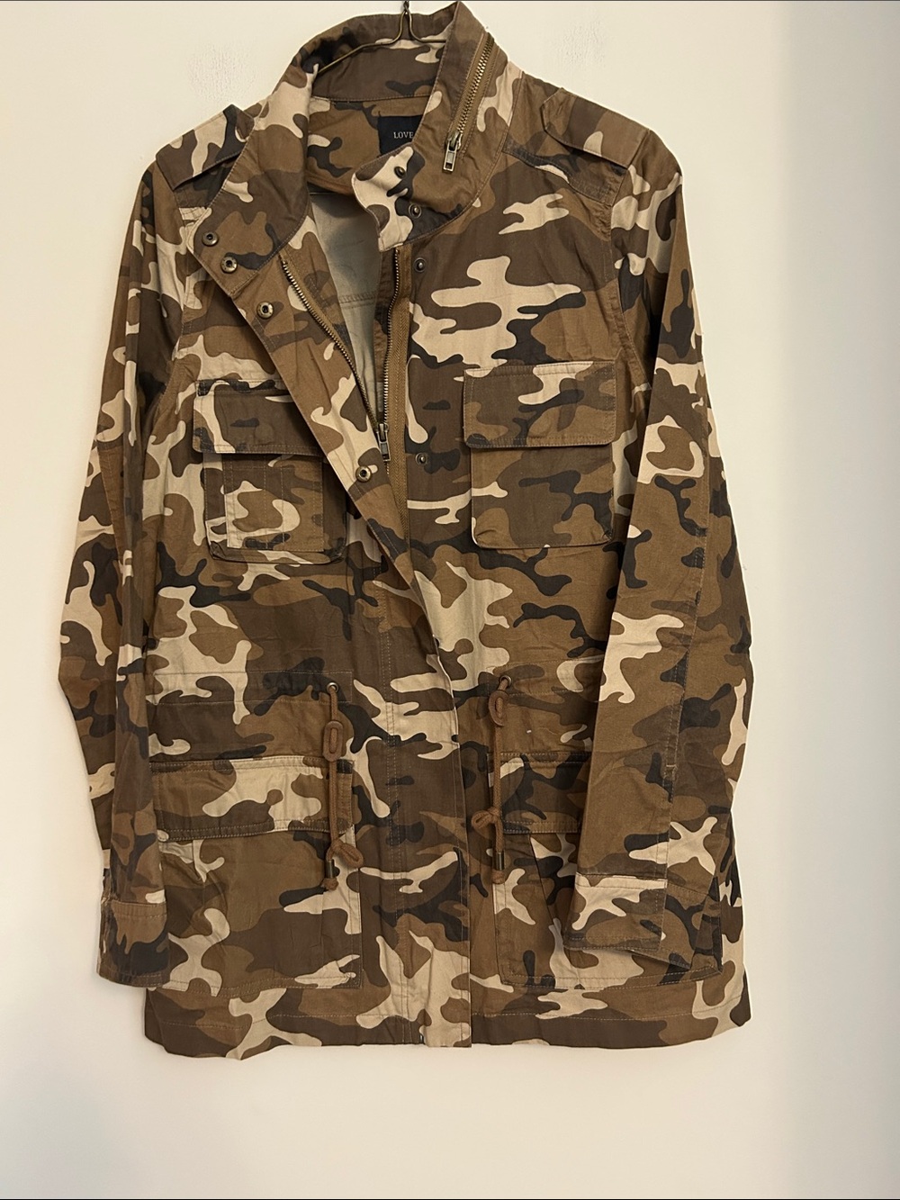 Love Tree brown camouflage jacket zip front tie waist snap pockets size small